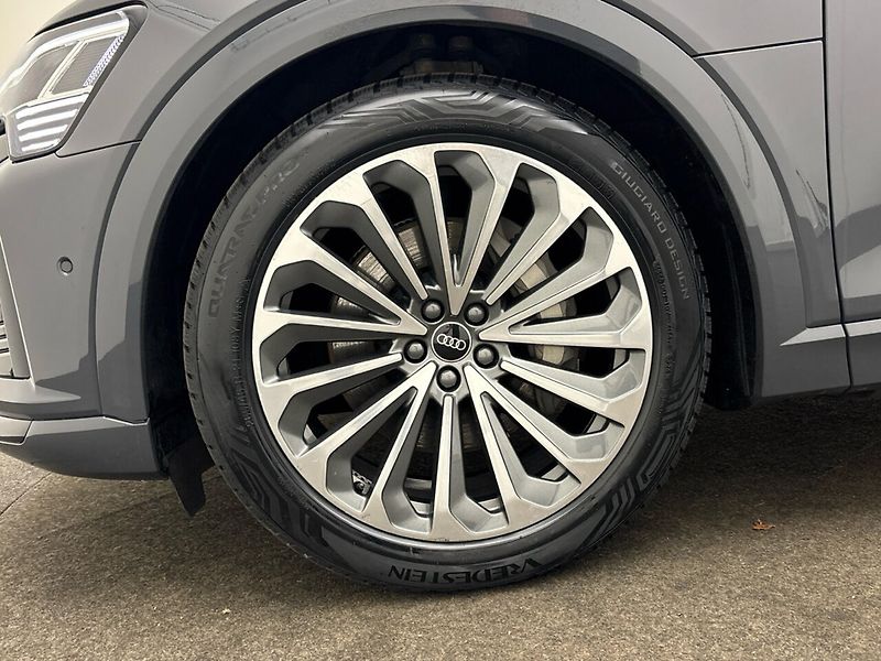 Audi Q8 e-tron 55 q S-Line Pano B&O 360 Venti - fotka 7 z 10
