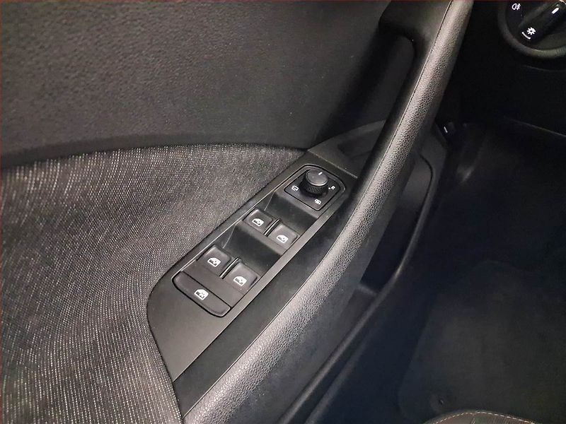 Škoda Kamiq (2019) 1.0 TSI, Automat, Tempomat - fotka 17 z 20