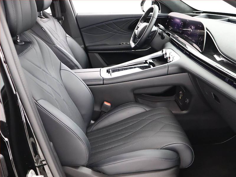 Omoda 9 (2026) SHS 1.5 PHEV - fotka 7 z 28