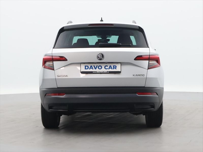 Škoda Karoq 1,6 TDI DSG Style Sport Navi - fotka 6 z 39