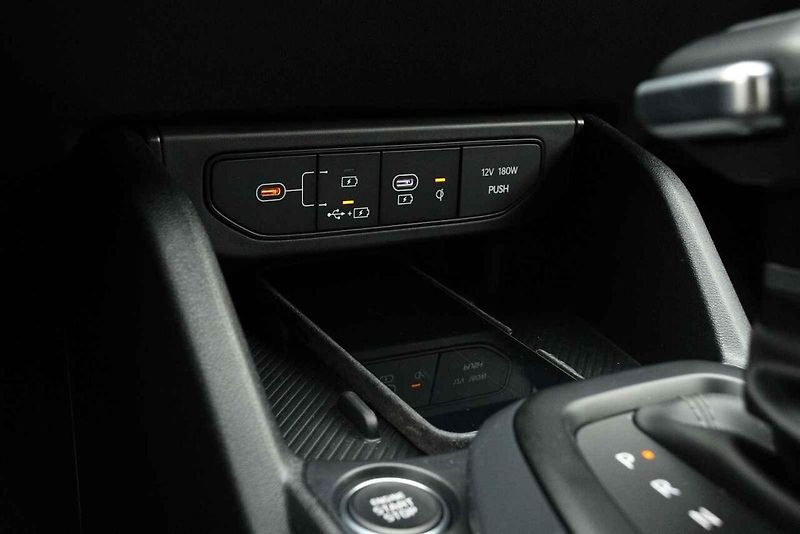 Kia K4 s motorem 1.6 turbo.