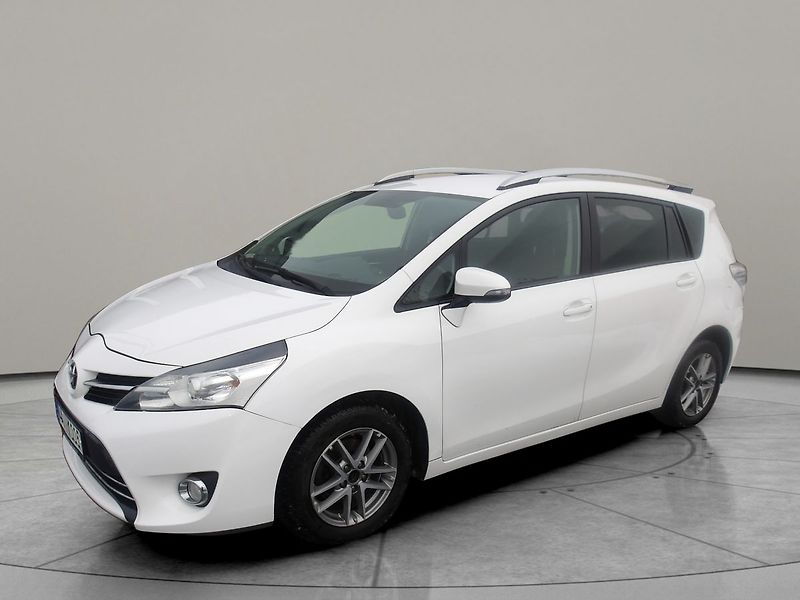 Toyota Verso 1,6 D4D 82kW Nové v ČR! 2xkola - fotka 2 z 30