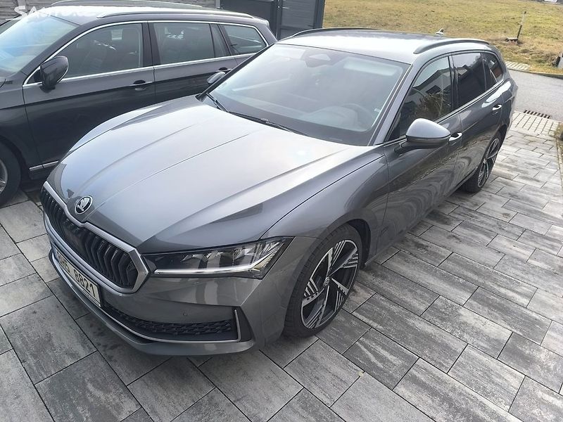Škoda Superb -DPH,KRÁSNÝ,CZ,VÝBAVA,MASÁŽE - fotka 2 z 35