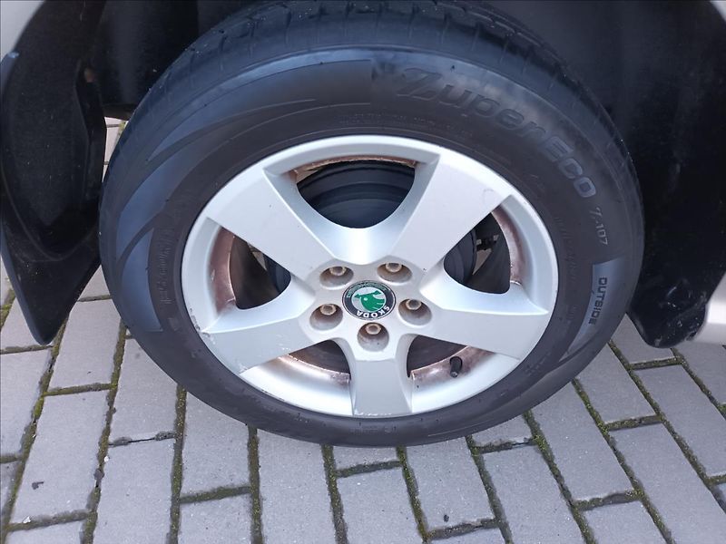 Škoda Fabia 1,4 16V,55KW,ČR,KLIMA,TEMPOMAT - fotka 23 z 35