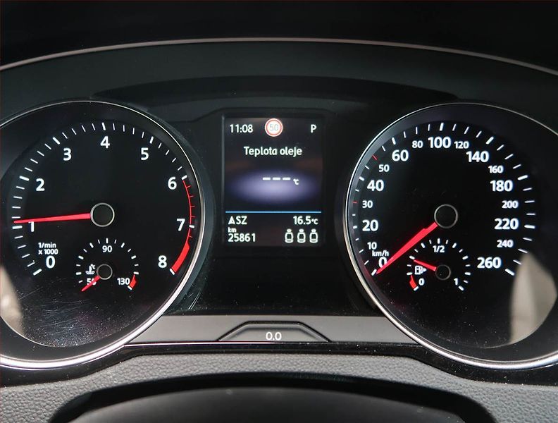 Volkswagen Passat (2022) R-Line 2.0 TSI - fotka 11 z 23