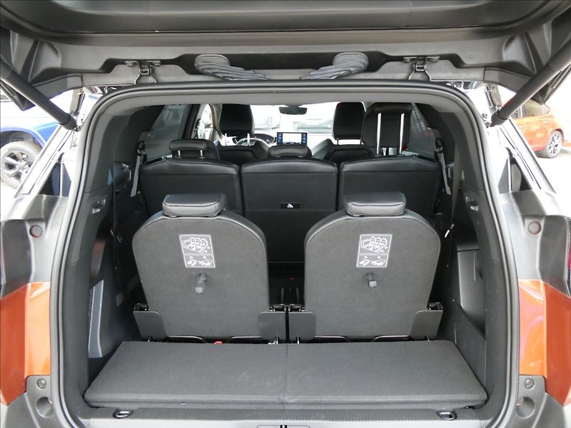 Peugeot 5008 2,0 HDi 130kW GT 7.míst AT8 - fotka 20 z 50
