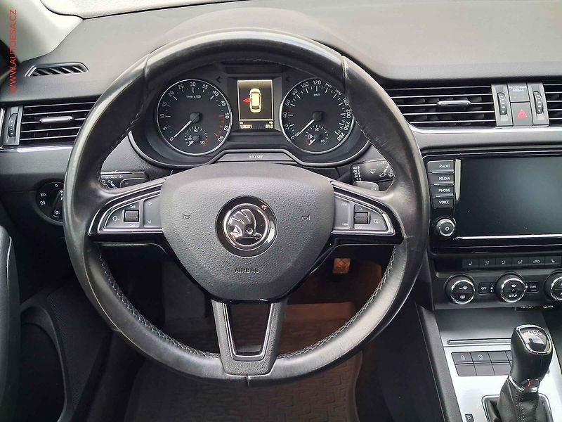 Škoda Octavia (2015) 1.6 TDi, Sport, DSG - fotka 11 z 17