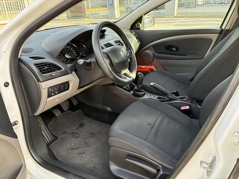 Renault Mégane 1.6-74kW,KLIMA,TAŽNÉ ZAŘÍZENÍ - fotka 9 z 23
