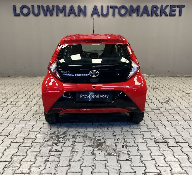 Toyota Aygo 1,0i AT X-play - fotka 14 z 15