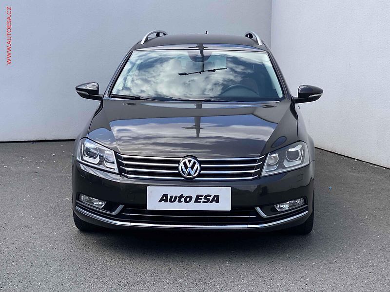 Volkswagen Passat (2012) 2.0 TDi 4x4, Highline, DSG - fotka 2 z 19
