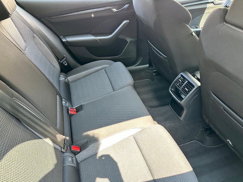 Škoda Octavia (2022) 2.0 TDI 110kW DSG Ambition Com - fotka 21 z 23