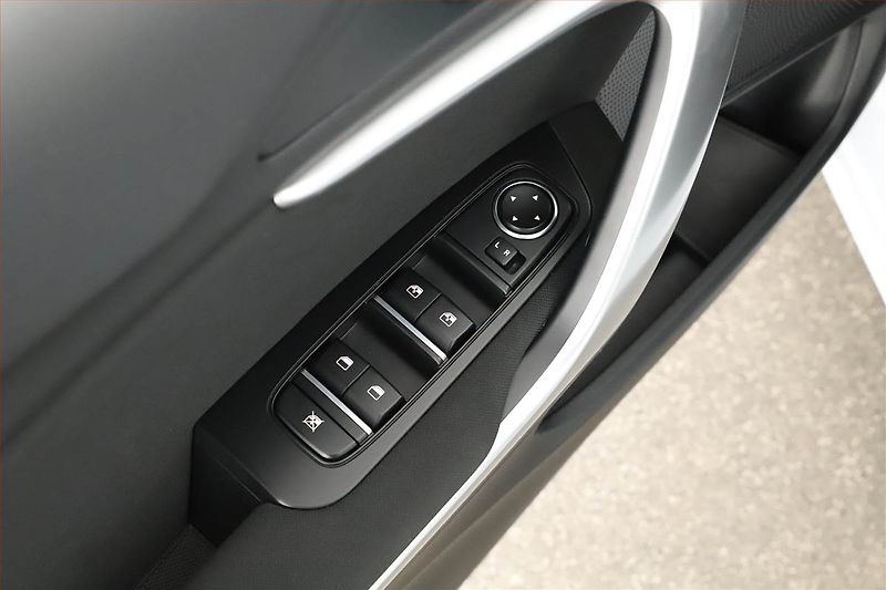 Kia Ceed (2023) Spin 1.0 T-GDI, SPIN, DPH - fotka 12 z 14