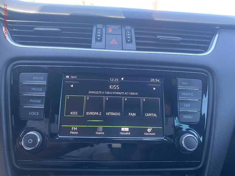 Škoda Octavia (2017) 2.0 TDi, RS, DSG, bixen, navi - fotka 12 z 18