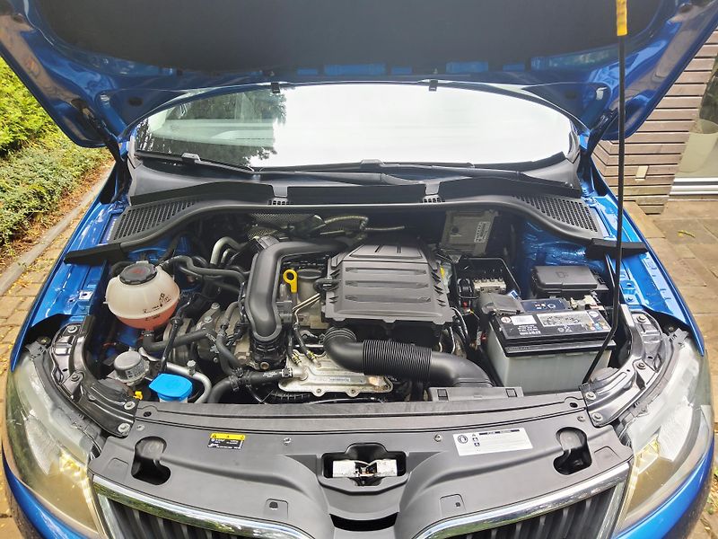 Škoda Rapid (2019) 1.0TSI 70kW 1maj ČR klima - fotka 18 z 21