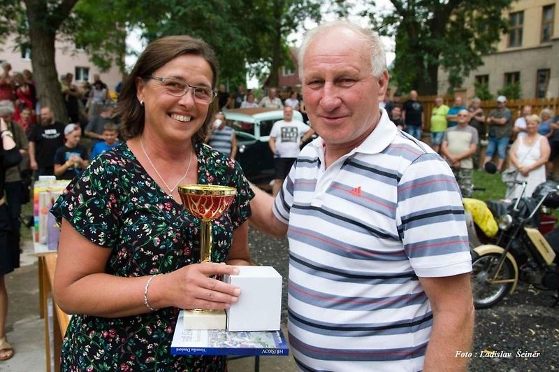 Do Hříškova dorazil na jubilejní veteránský sraz rekordní počet vozidel.