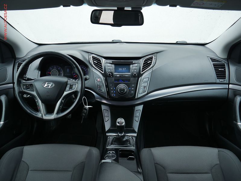 Hyundai i40 (2015) 1.7CRDi, ČR, autoAC - fotka 8 z 23