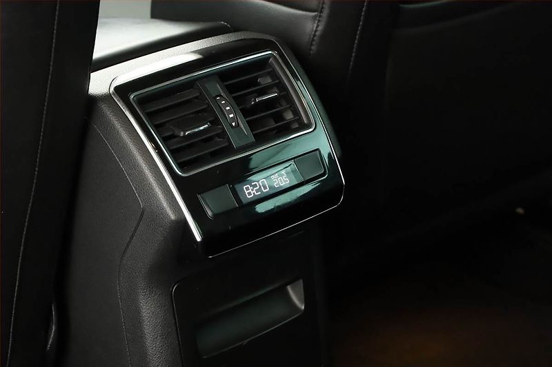 Škoda Superb (2018) 1.6 TDI, Automat, Kůže, Navi - fotka 11 z 20