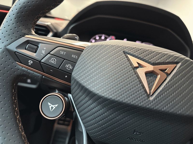 Cupra Leon (2026) SP 1.5 eTSI 150 DSG Black Edit - fotka 17 z 23