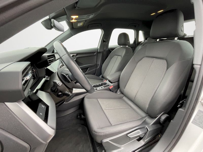 Audi A3 (2023) 30 TFSI 81 kW S-Tronic Basis - fotka 23 z 33