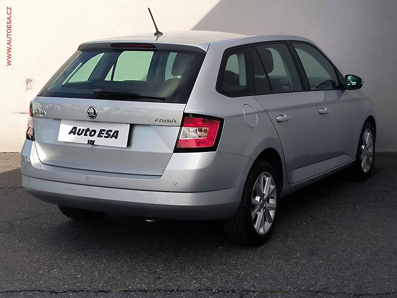 Škoda Fabia (2015) 1.2 TSi, Style, DSG, +kola - fotka 4 z 21