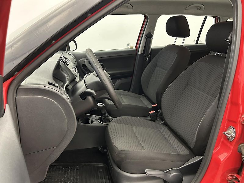 Škoda Fabia 1.2 HTP Ambiente - fotka 7 z 21