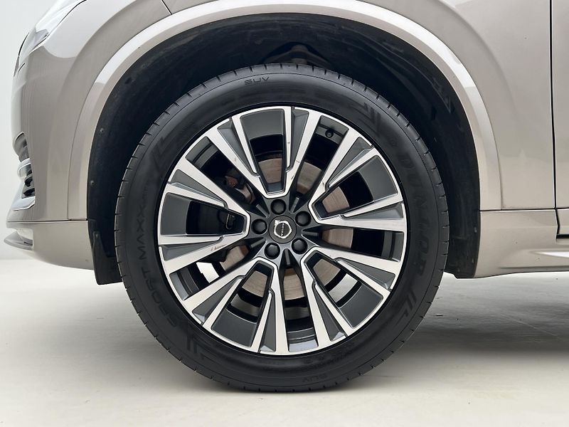Volvo XC90 B5 AWD INSCRIPTION 7 MÍST - fotka 15 z 49