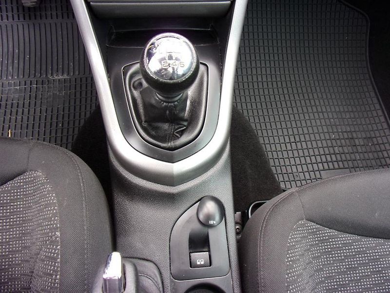 Peugeot 308 sw 1.6 - fotka 18 z 19