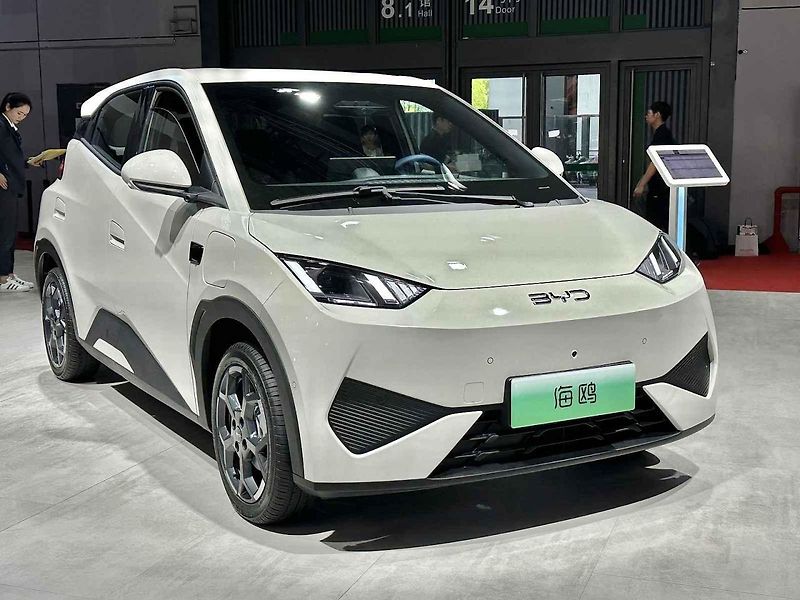 Čínský osobní automobil BYD Seagull z roku 2023.