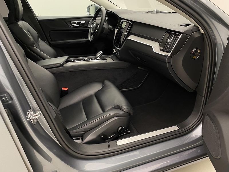 Volvo S60 B5 INSCRIPTION AUT REZERVACE - fotka 23 z 46
