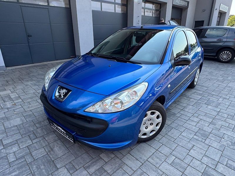 Peugeot 206 (2009) JUNIOR 1.1 - fotka 2 z 30