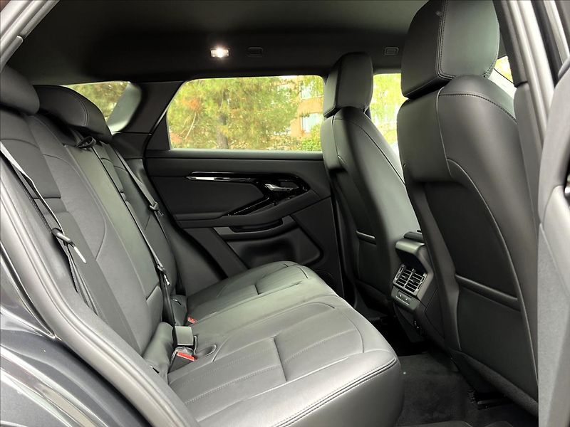 Land Rover Range Rover Evoque (2026) 1,5 P270e S AWD / PHEV - fotka 31 z 33