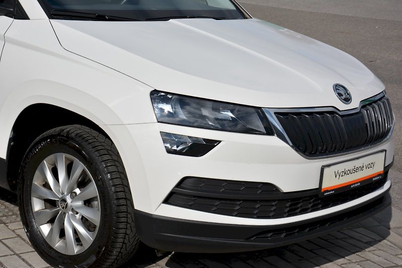 Škoda Karoq (2021) 1.0 TSI 81 kW Ambition - fotka 26 z 27