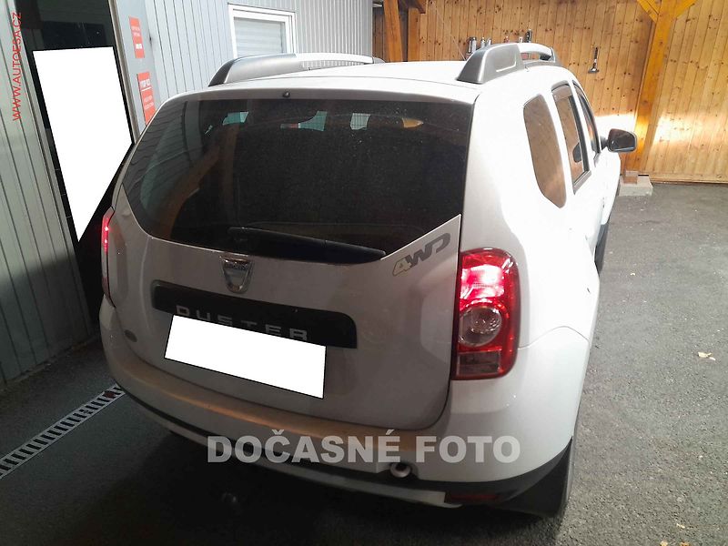 Dacia Duster (2013) 1.6 4x4, ČR, AC, tažné - fotka 2 z 3
