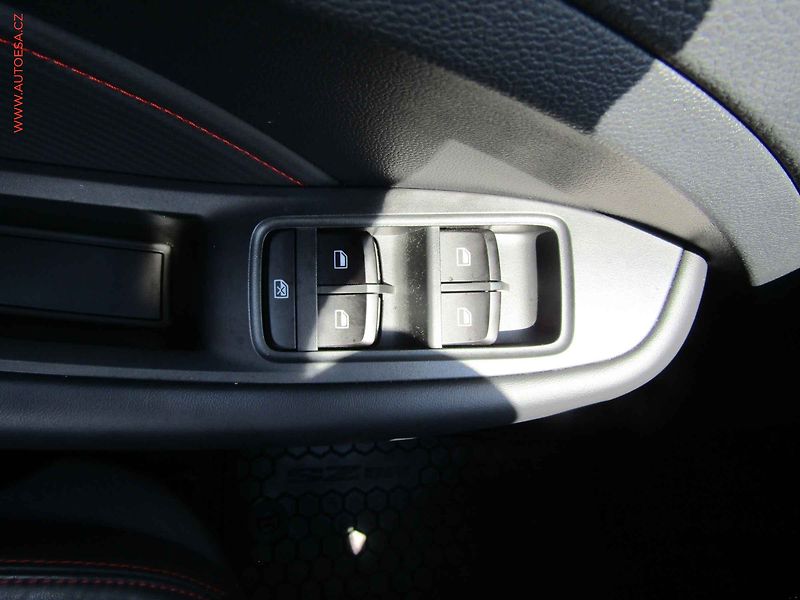 MG ZS (2024) 1.5DVVT, ČR, servis.kniha - fotka 12 z 18