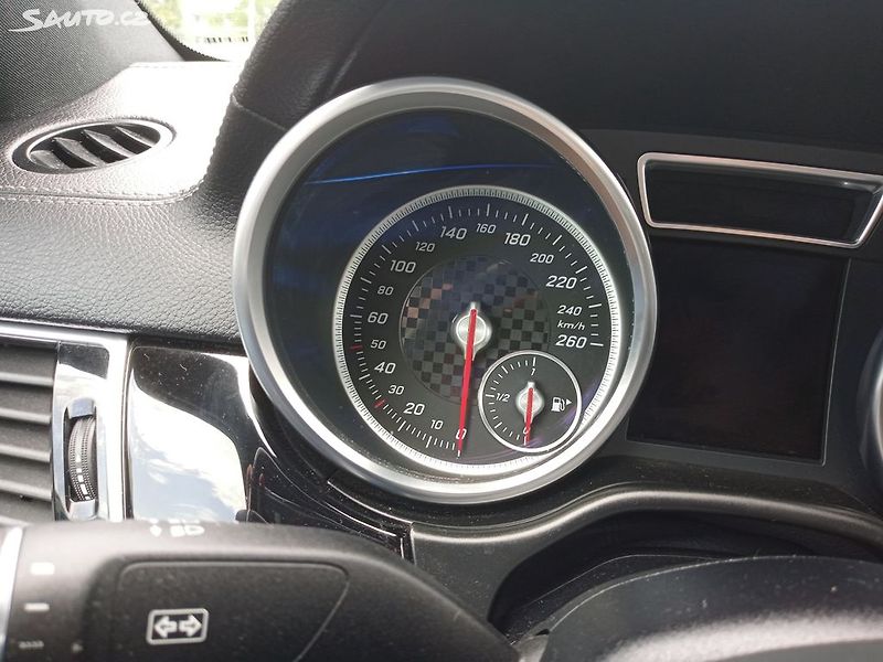 Mercedes-Benz GLE COUPE 450 AMG 3.0 270kW - fotka 23 z 36