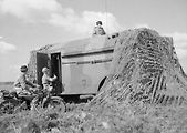Obrněné velitelské vozidlo ACV AEC Dorchester. Používala jej hlavně britská armáda, ale i Československá samostatná obrněná brigáda ve Velké Británii. Tři ukořistil německý Afrika Korps.