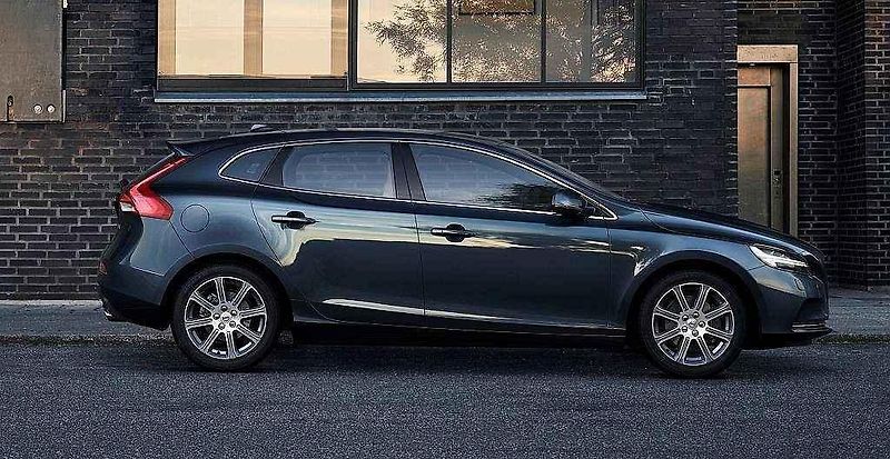 Volvo V40.