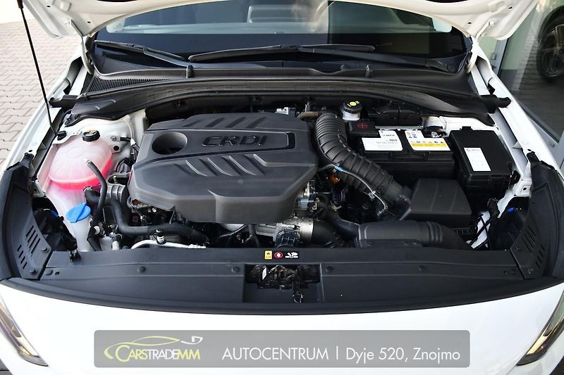 Hyundai i30 1.6CRDi NAVI KAMERA CARPLAY - fotka 46 z 48