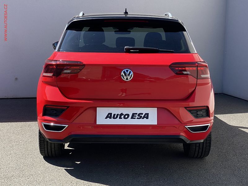 Volkswagen T-Roc (2019) 1.5 TSi, R-Line, LED, panor - fotka 5 z 18