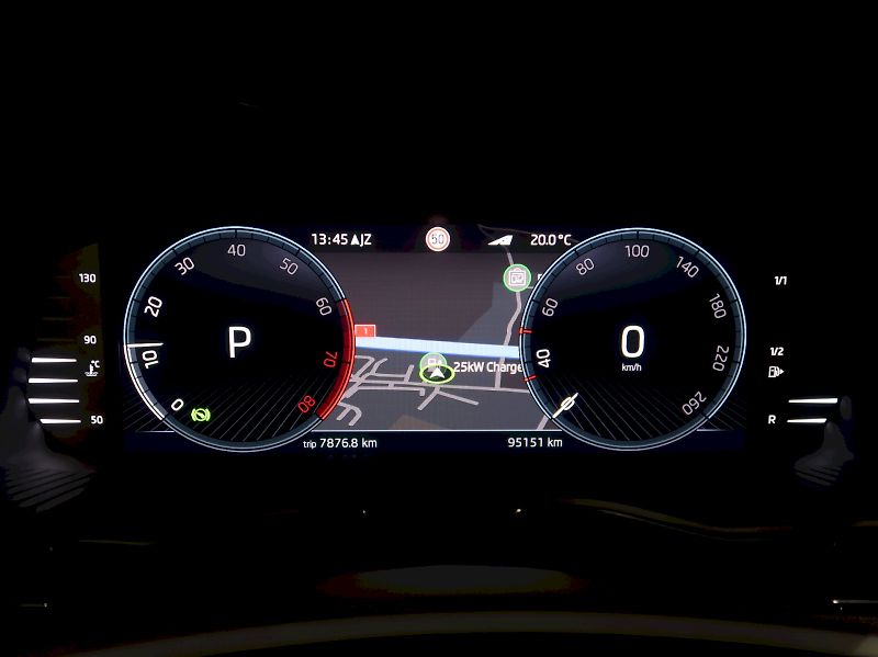 Škoda Superb (2023) LAURIN&KLEMENT 2.0TSI 206KW 4x - fotka 19 z 47