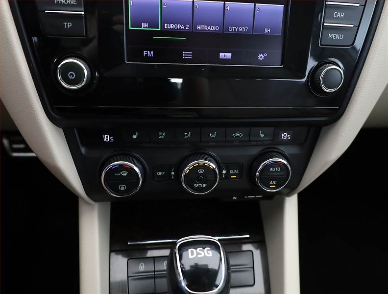 Škoda Octavia (2013) 1.6 TDI, Automat, Serv.kniha - fotka 10 z 21