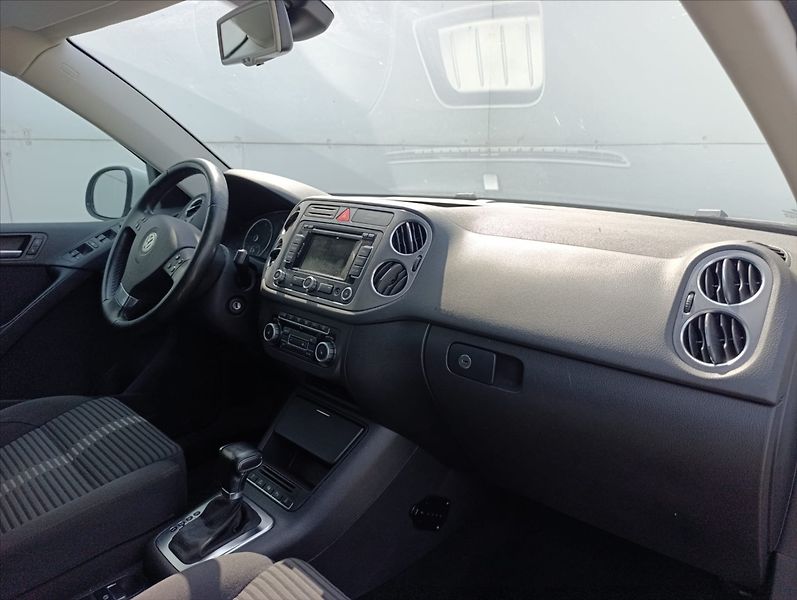 Volkswagen Tiguan 2,0 TDi DSG 4Motion Navi Tažné - fotka 27 z 40