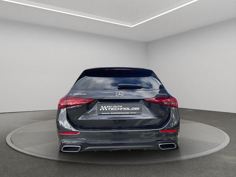 Mercedes-Benz Třídy C (2025) C 300 de 4MATIC kombi - fotka 6 z 21