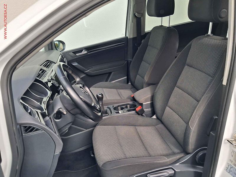 Volkswagen Touran (2016) 1.2 TSi, Comfortline, +kola - fotka 9 z 17
