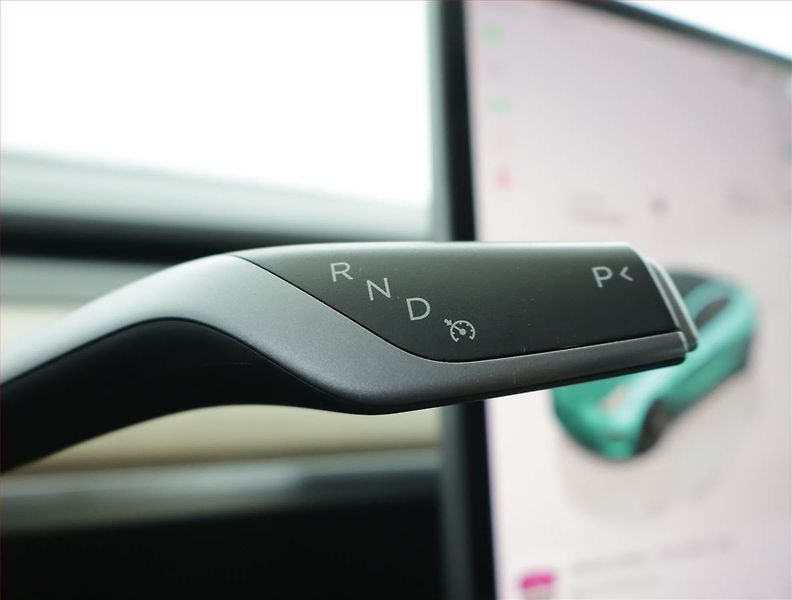 Tesla Model 3 (2023) Long Range RWD 79kWh, SoH 91% - fotka 13 z 21