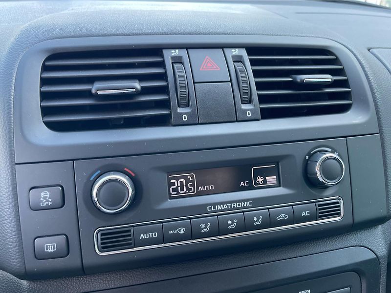 Škoda Fabia 1.2 TSi ELEGANCE PLUS - fotka 17 z 24