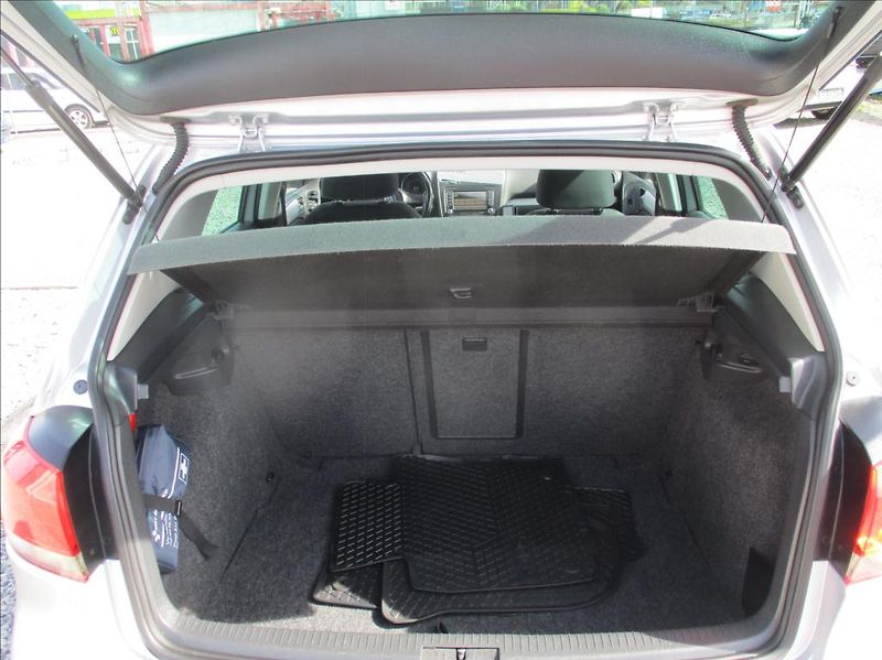 Volkswagen Golf 1,2 TSI, aut.klima,serv.kniha, - fotka 9 z 35