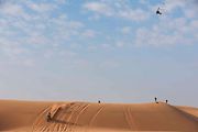 Účastníci Rallye Dakar zdolávají obrovské duny