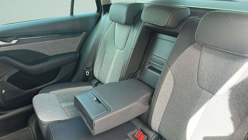 Škoda Octavia Combi Top Selection 2,0TDI/110 - fotka 22 z 30
