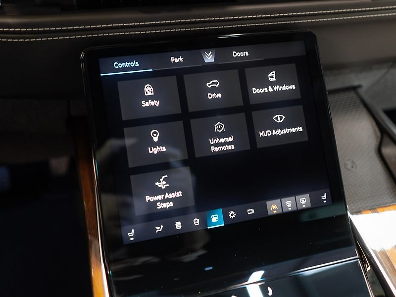 Cadillac Escalade (2026) 6.2 ESV Sport Platinum 2026 - fotka 31 z 50